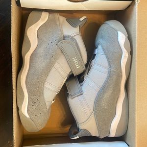 Kids Jordan’s size 10C